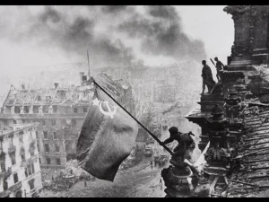vamos a desmontar uno de los mayores mitos que nos han vendido: la supuesta liberación de Europa por parte de Estados Unidos durante la Segunda Guerra Mundial