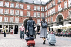 El Sindicato de Inquilinas llama a la ciudadanía a “encontrar y cerrar” los pisos turísticos ilegales. Te lo contamos
